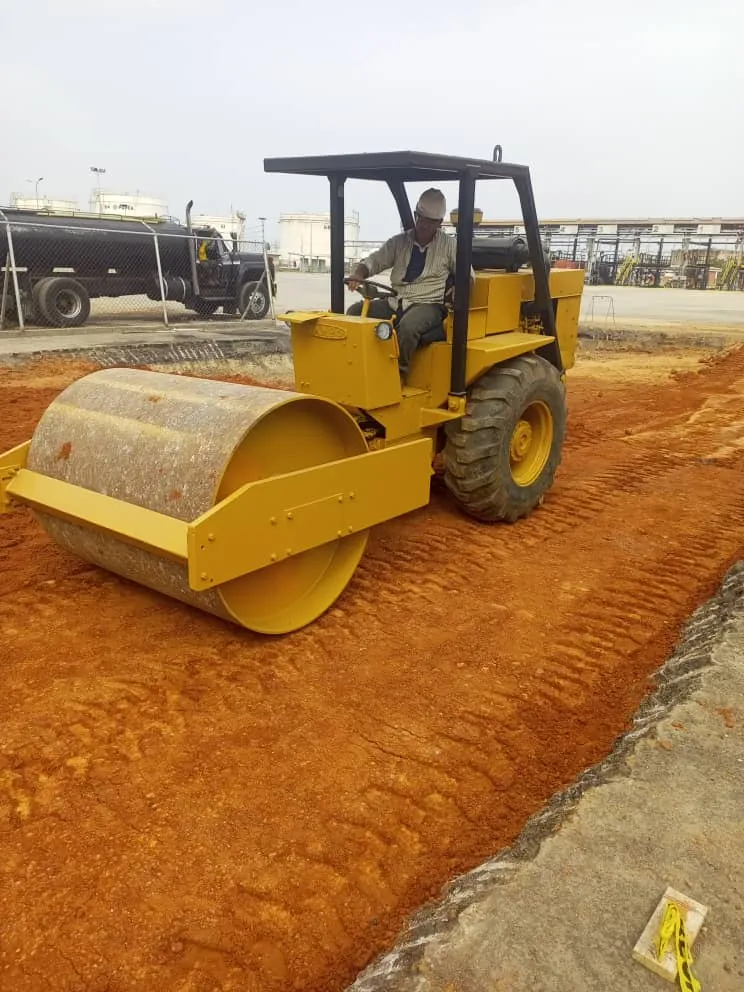 Compactación de terreno en planta industrial