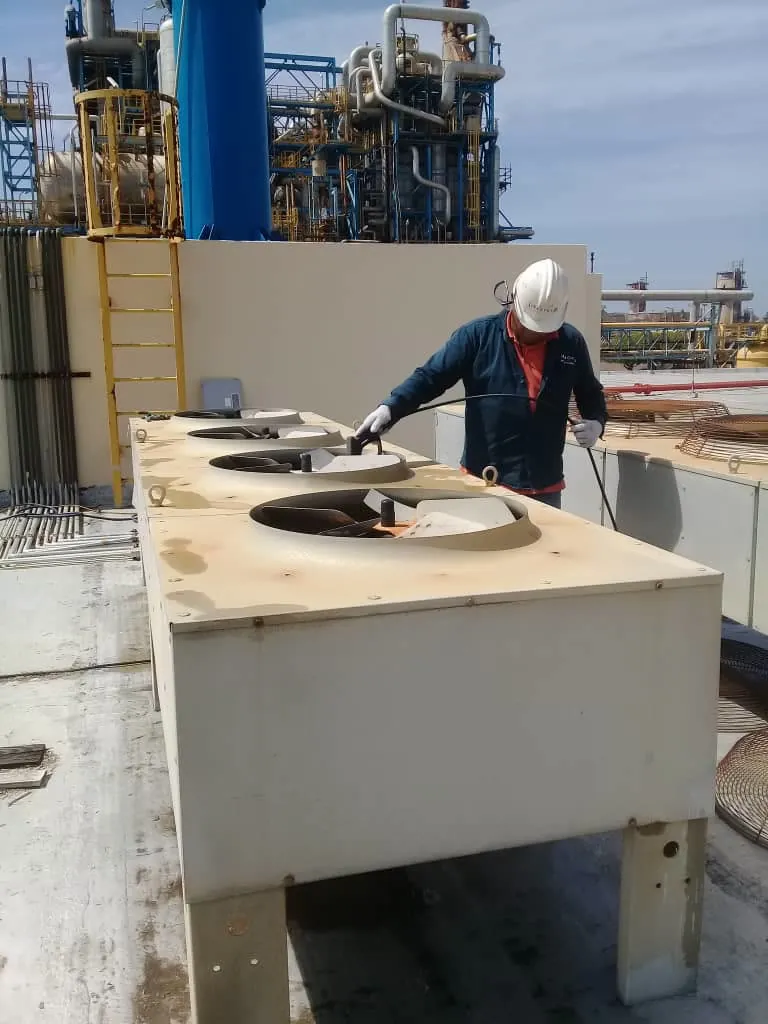 Mantenimiento de equipos de refrigeración en planta industrial