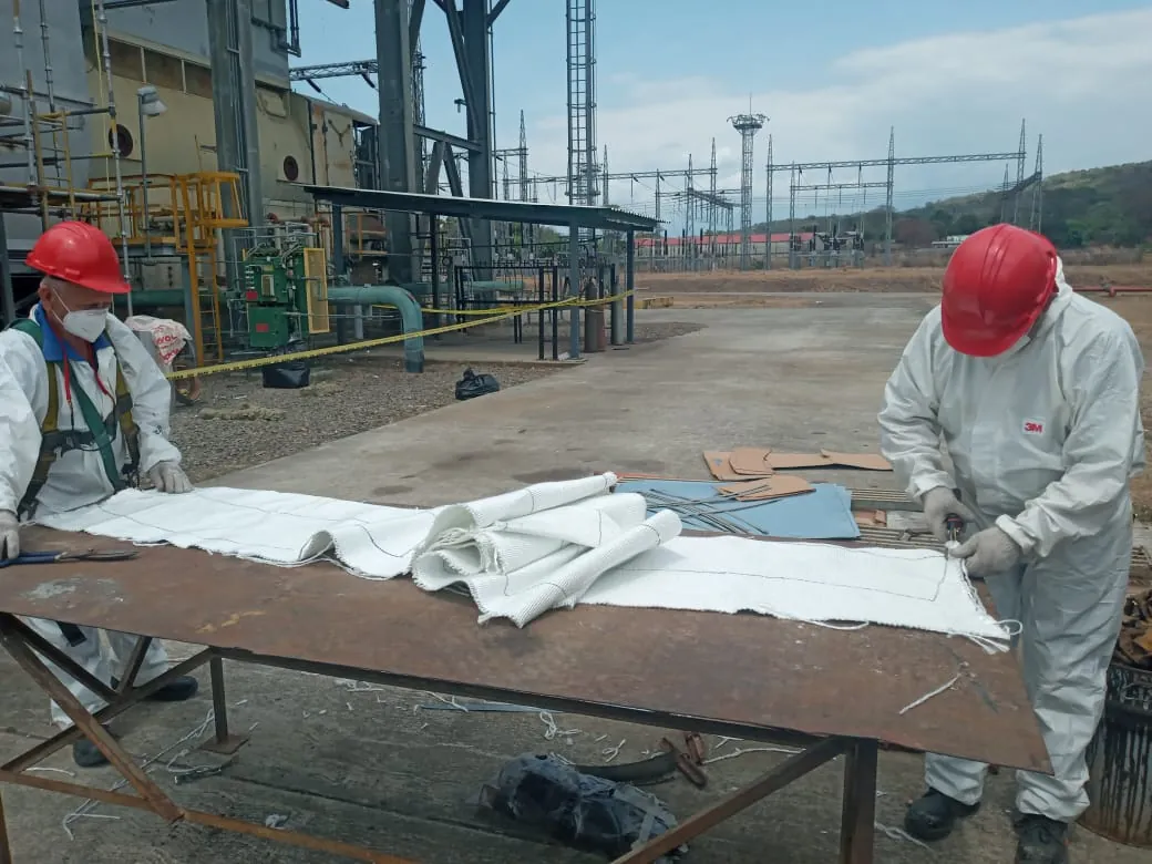 Aislamiento térmico industrial en planta industrial